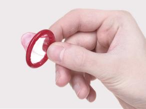 Alleen een condoom beschermt u tegen soa's.